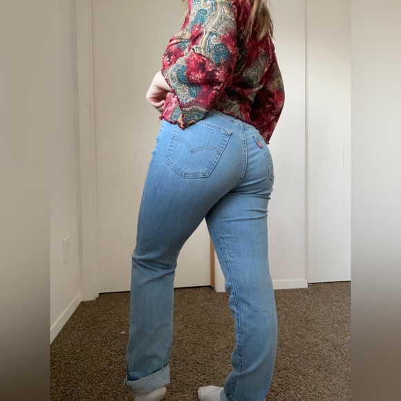 Levi’s High Rise Straight Ripped Jeans - Picture 2 of 7